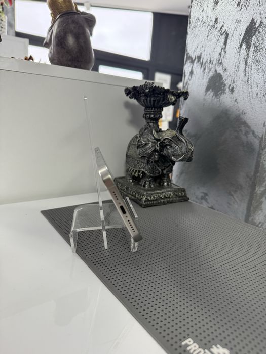 Vand iphone 15 pro max de 256 gb