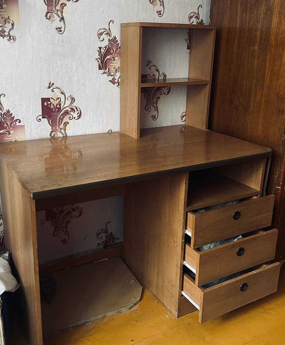 Стол  письменный