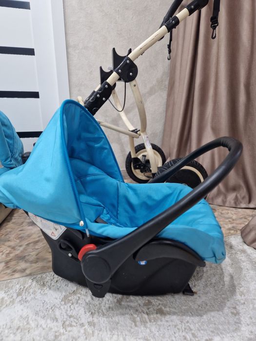 Продам коляску 3 в 1