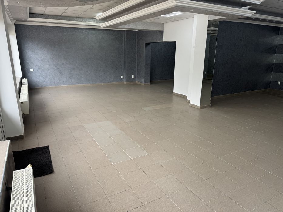 Spațiu comercial de închiriat