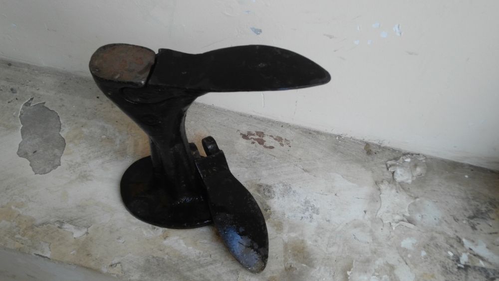 лапка для ремонта обуви со съемными головками