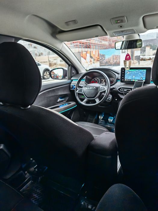 Vând Dacia Logan 2024