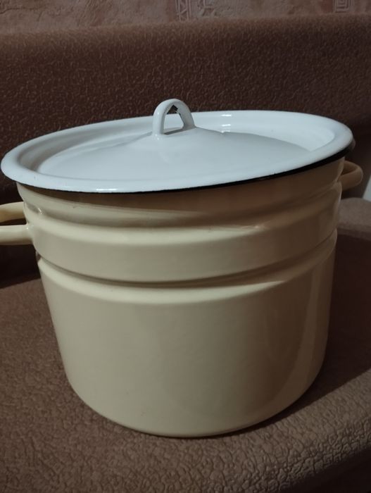 Кастрюля эмалированная