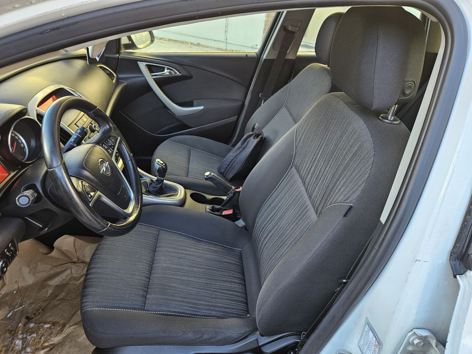 Opel astra J an 2011 motor 1.7 cdti Euro 5 cutie viteze manuala