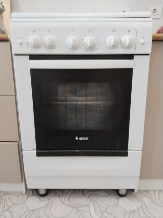 Продам газ плиту