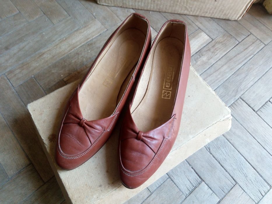 Дамски обувки с лята подметка