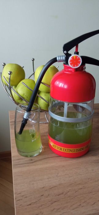 Диспенсер  1,5л.Подходящ за спиртни напитки,сокове и вино.