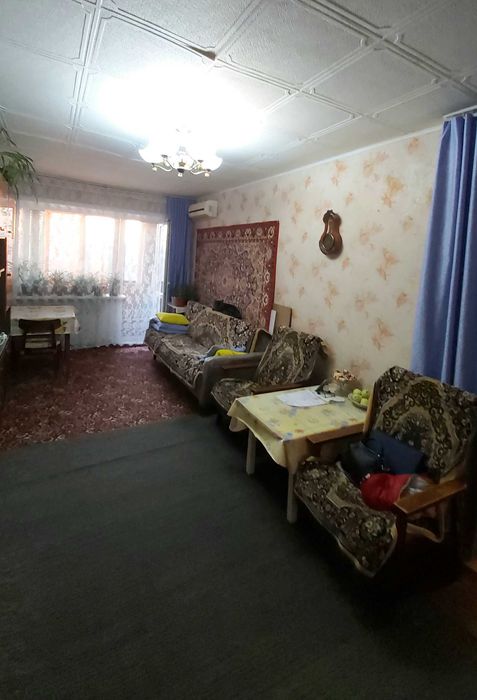 Продам 2-комн квартиру по пр. Строителей