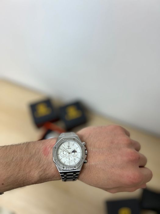 Стильни мъжки часовник