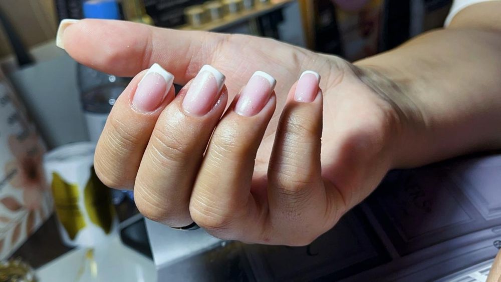 Маникюр/педикюр и наращивание ногтей