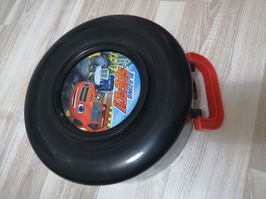 Продам, игрушку-трек.