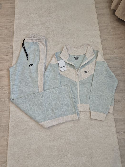 Дамски екип  не ватиран