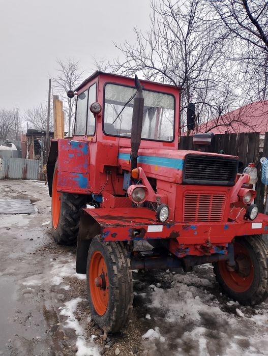 Vând tractor U650