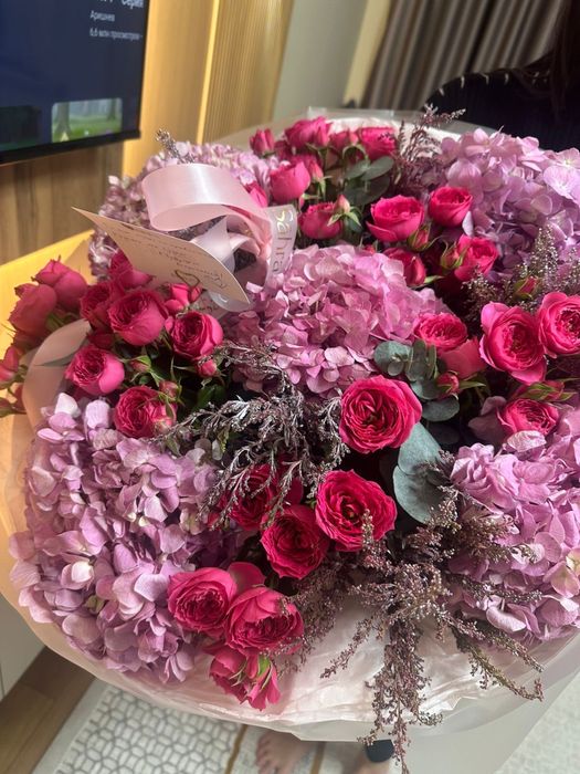 Пышный красивый букет