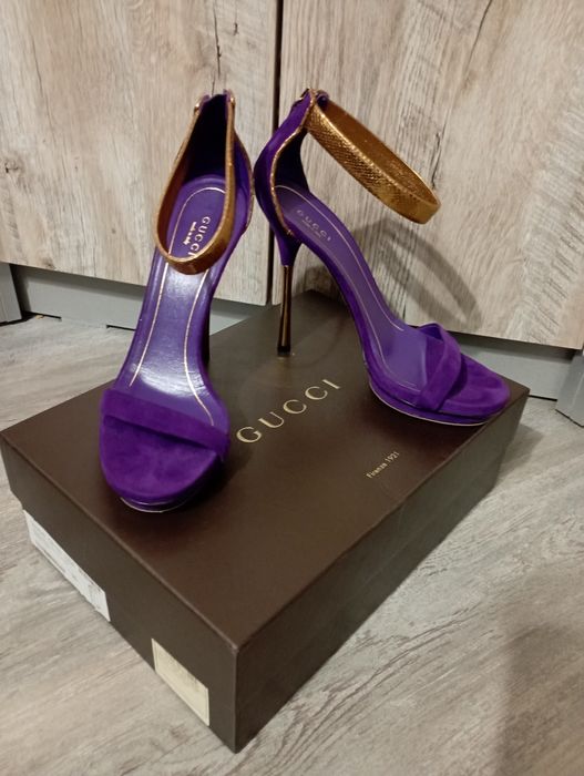 Продам Босоножки Gucci