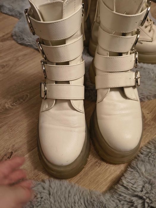 Ghete cu platforma Bershka și Stradivarius