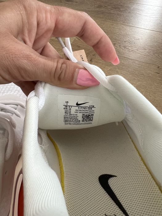 Дамски боти; маратонки Nike; сандали Paolo Botticelli; Чехли панделки