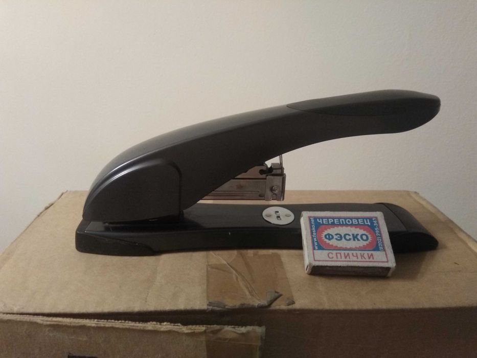 Продам степлеры на 50 и 100 листов