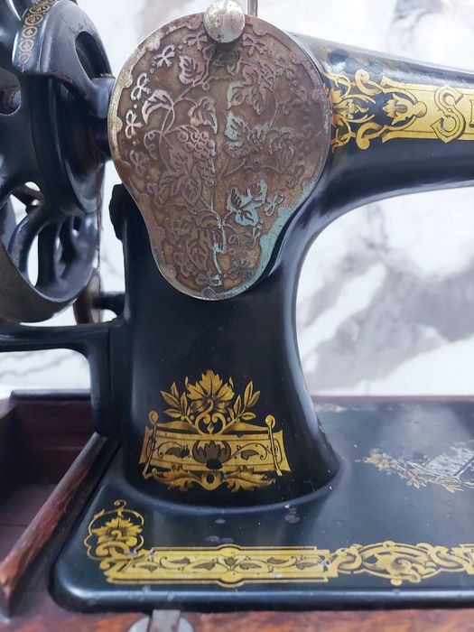 Продавам шевна машина СИНГЕР уникат за колекция !