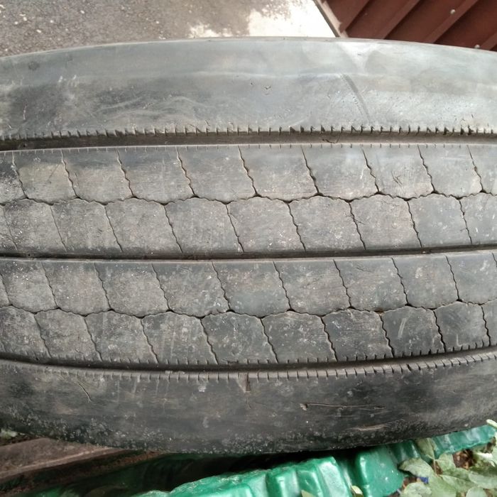 Продам автошины на грузовой транспорт