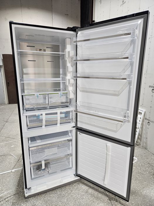 Холодильник Большой размером 10 лет гарантия