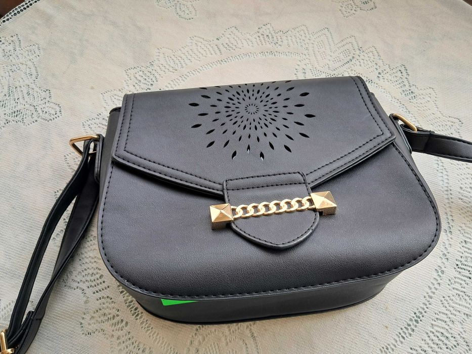 Кожено яке и дамски чанти