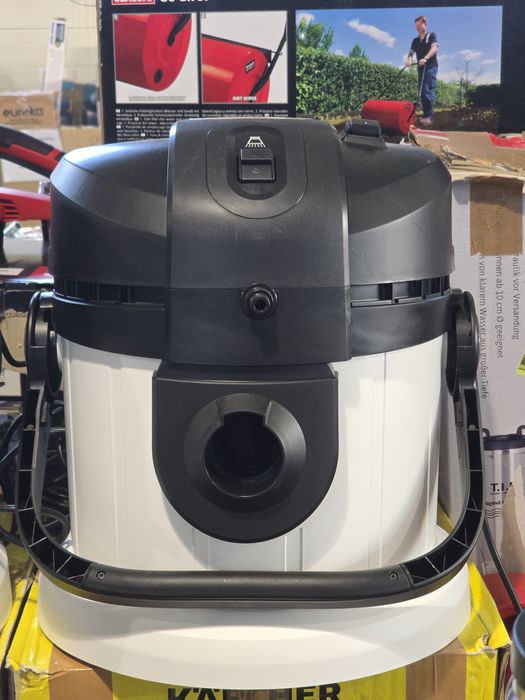 Aspirator cu spalare Karcher SE4 Plus