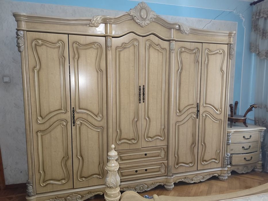 Спальный гарнитур