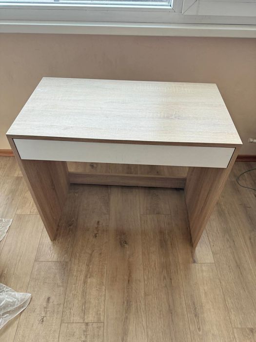 Тоалетка с огледало