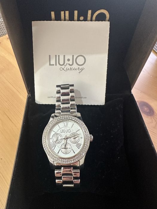 Часовник Liu Jo сребрист с камъни