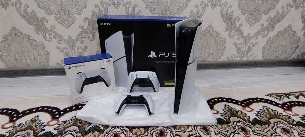 Playstation 5 slim 1 Тб как новый 2 джойстик топ игры есть