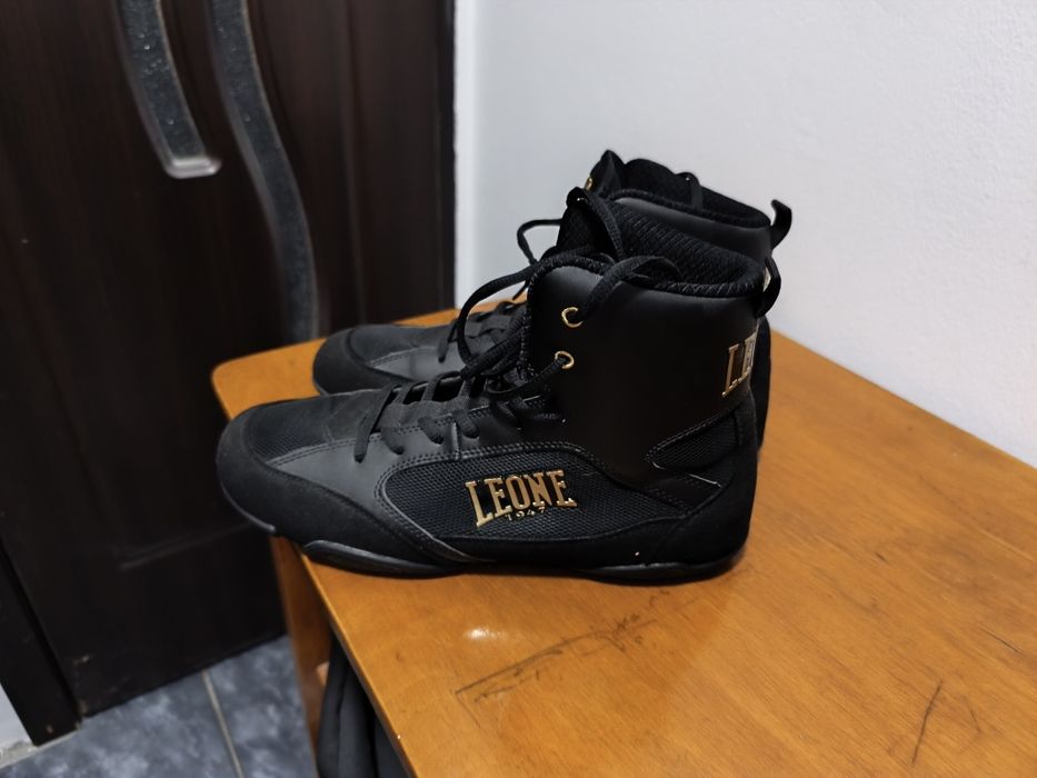 Ghete Leone pentru box . Mărimea 42.