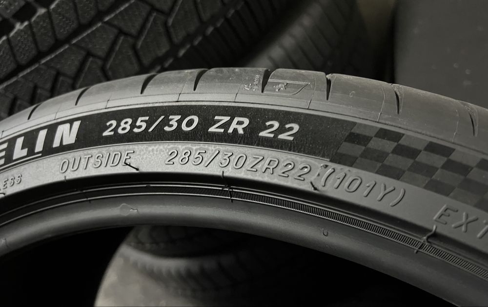 24г. 285/30/22 MICHELIN - като Нови!
