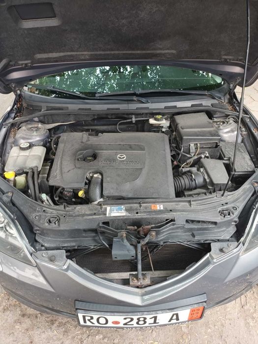 Продавам Мазда 3