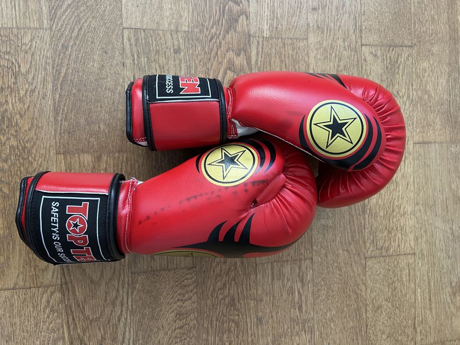 Боксови ръкавици