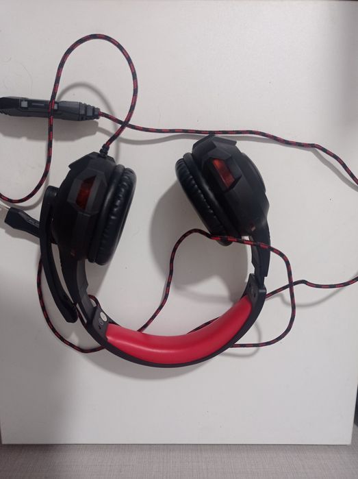 Продам игровые наушники с микрофоном Defender