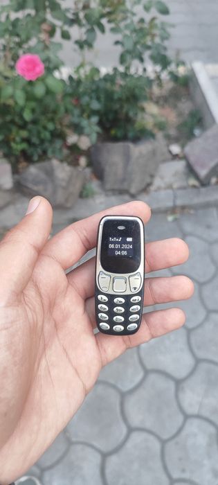 antikvar telefon 3310 kichkinasi