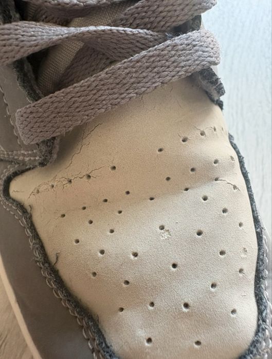 Air jordan 1 mid “Gun Smoke Volt” ediție limitată