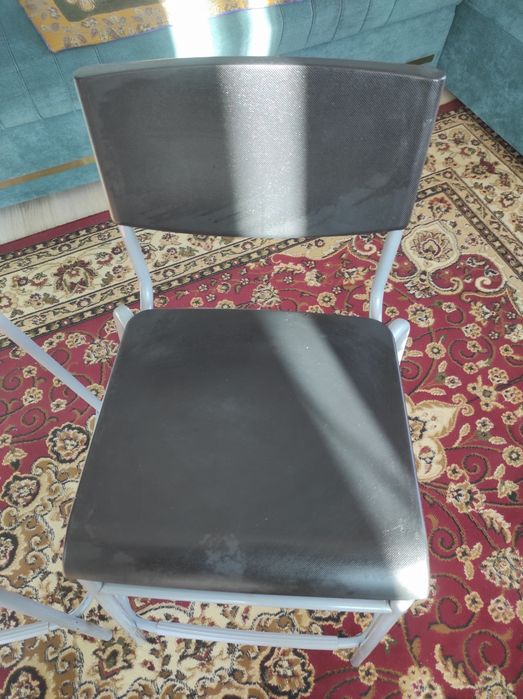 Барные  стулья  .