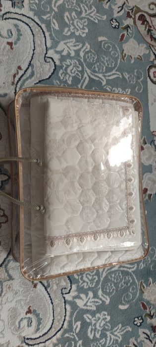 Продам набор покрывало с наволочками