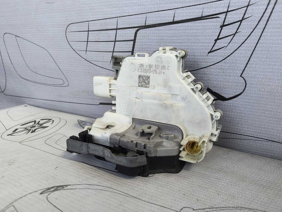 Broască / Mecanism Încuietoare Portieră Față Stânga Audi A4 B9 / Allroad / A5 F5 Cod OEM 8X1837015C (5C2)