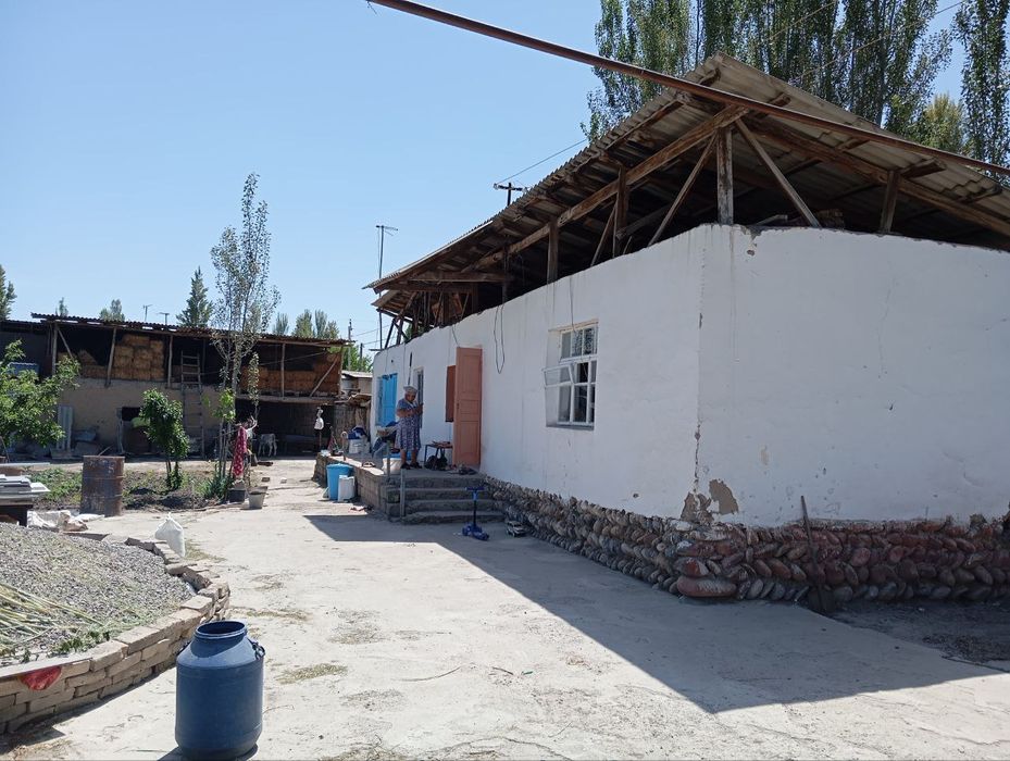 Yuqori Chirchiq tumanida 9 sotili xovli sotilvotti yengi fundamint bor