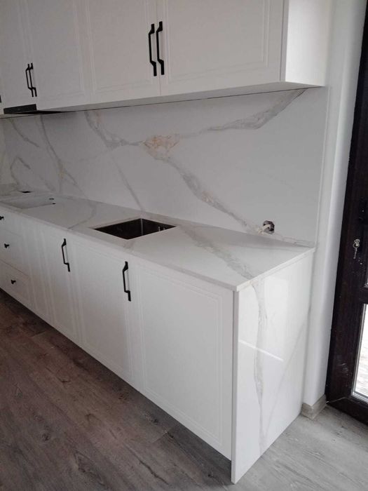 Blaturi de bucatarie din  quart Calacatta