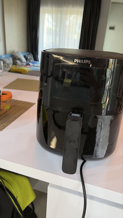 Vând friteuză cu aer cald Philips Essential HD9252/90 – 4,1 L
