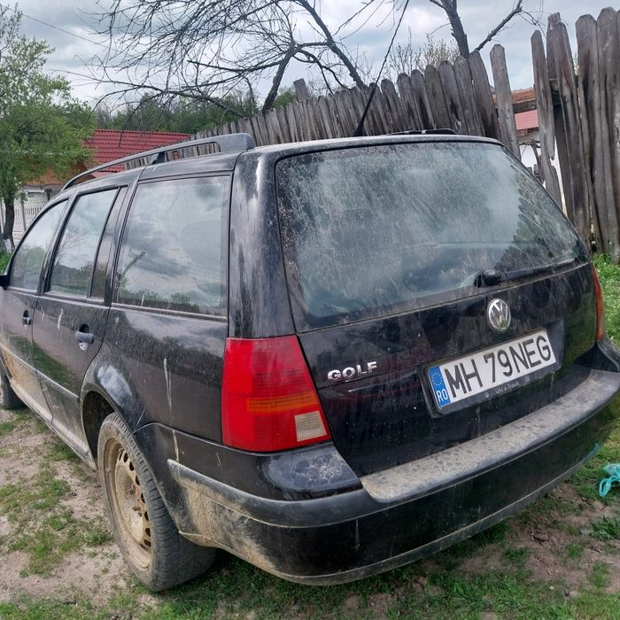 Vând golf1.4preț 3000de lei