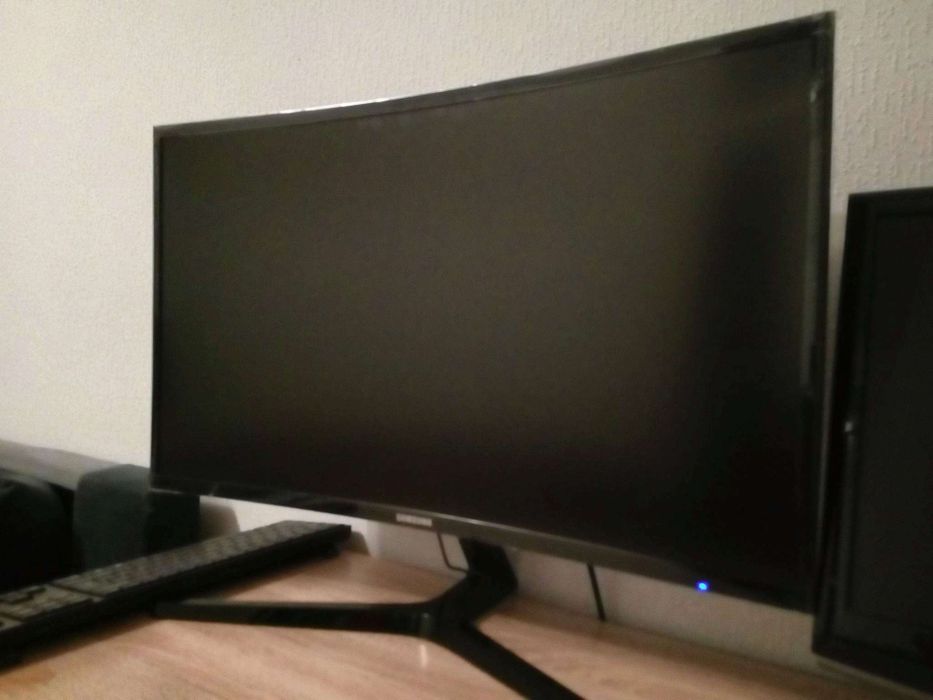 Монитор Монитор Samsung 27" C27F396FHI 72гц