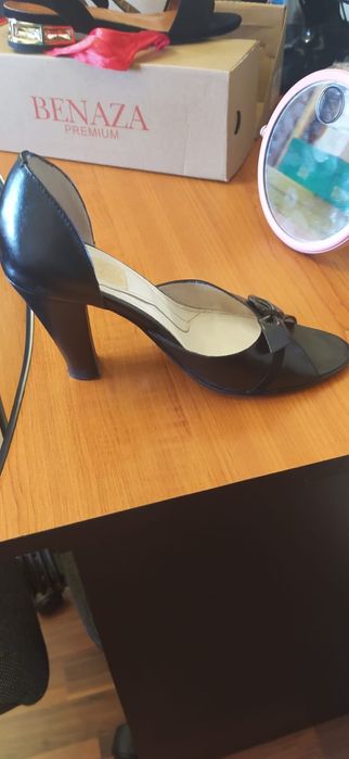 Pantofi tip sanda, piele, masura 35, 45 ron