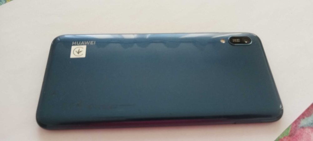Смарт телефон HUAWEI Y6