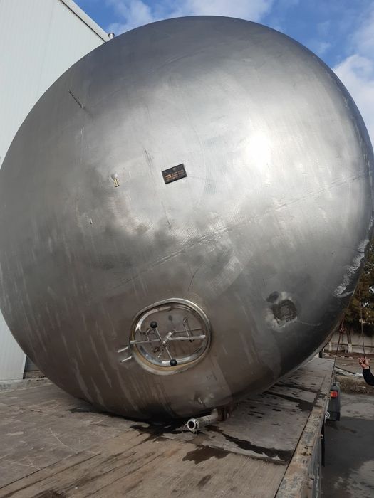 ЁМКОСТЬ. из нержавеющий стали.