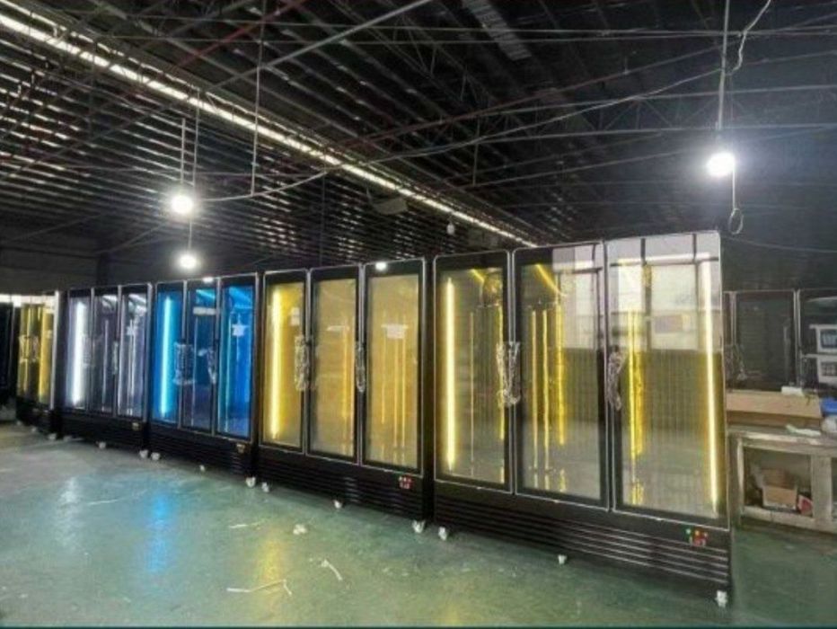 Витриный холодильник от бренда Aiwa